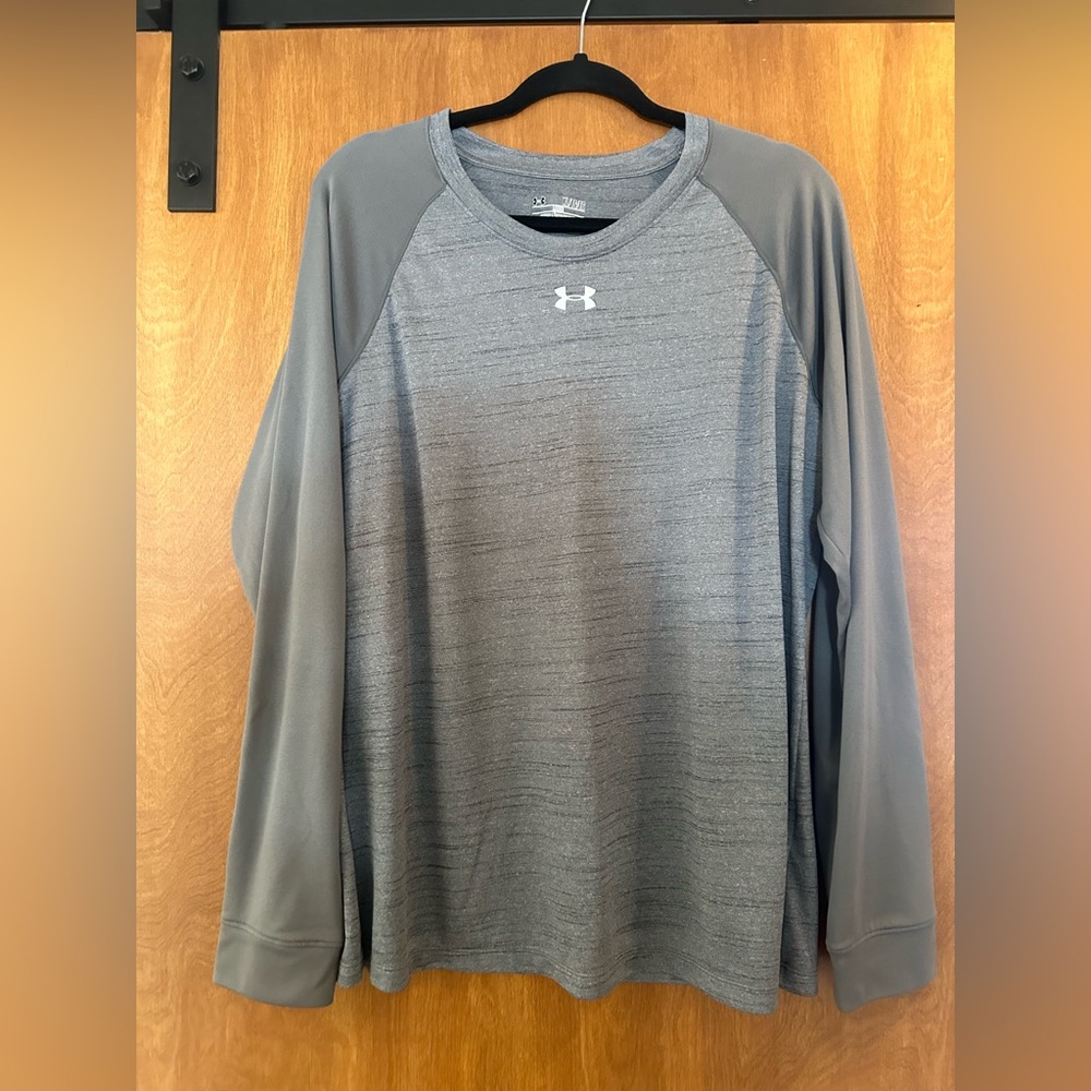 W Under Armour Gray Long Sleeve Tee